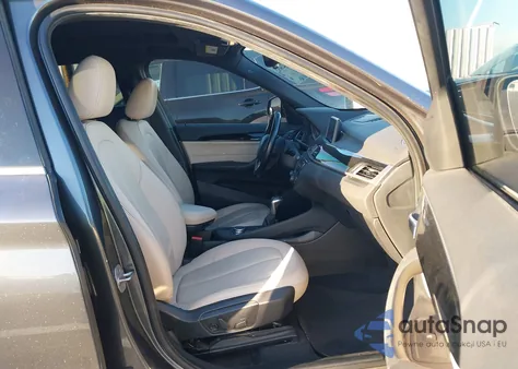 2018 BMW X1 xDrive28I z USA, uszkodzony, nr VIN WBXHT3C33J5F89654